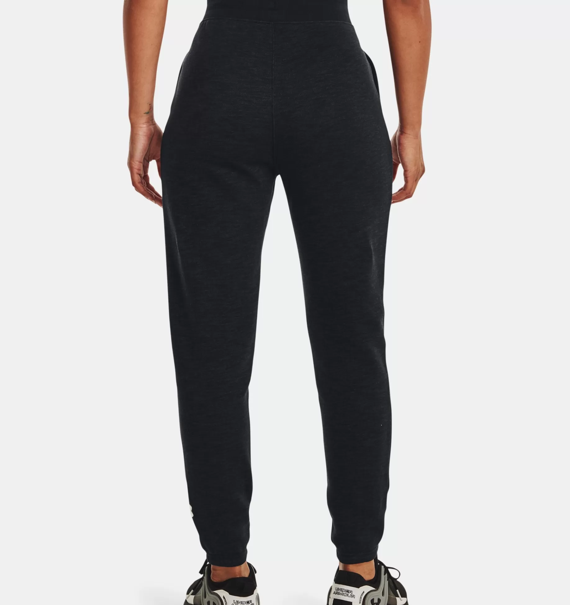 Hot Under Armour Pantaloni Ua Essential Fleece Script Da Donna Black / Jet Gray - 001